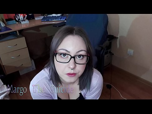 ❤️ Seksi dekle z očali globoko sesa dildo pred kamero ❤ Domače porniče pri nas